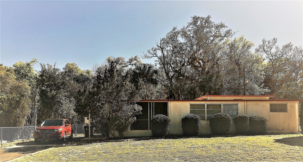 608 S Ridgwood Dr Cocoa, FL 32926