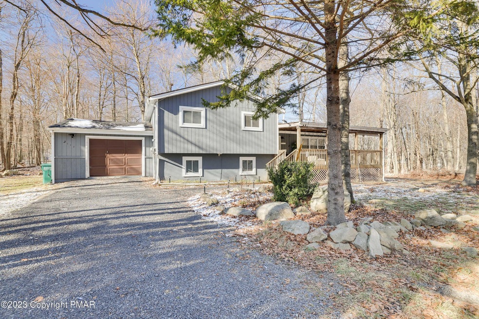 9446 Juniper Dr, Tobyhanna, PA 18466 - photo 1