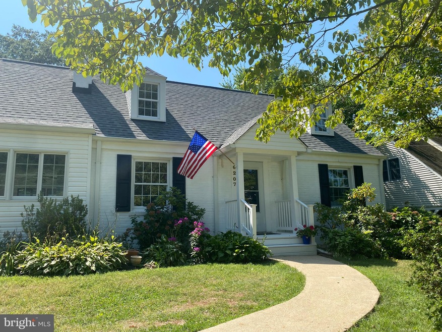 6207 Vorlich Ln, Bethesda, MD 20816 - photo 1