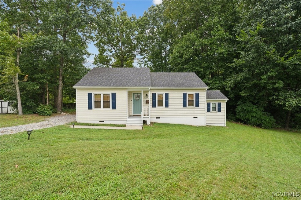 View of front of home featuring a front yard