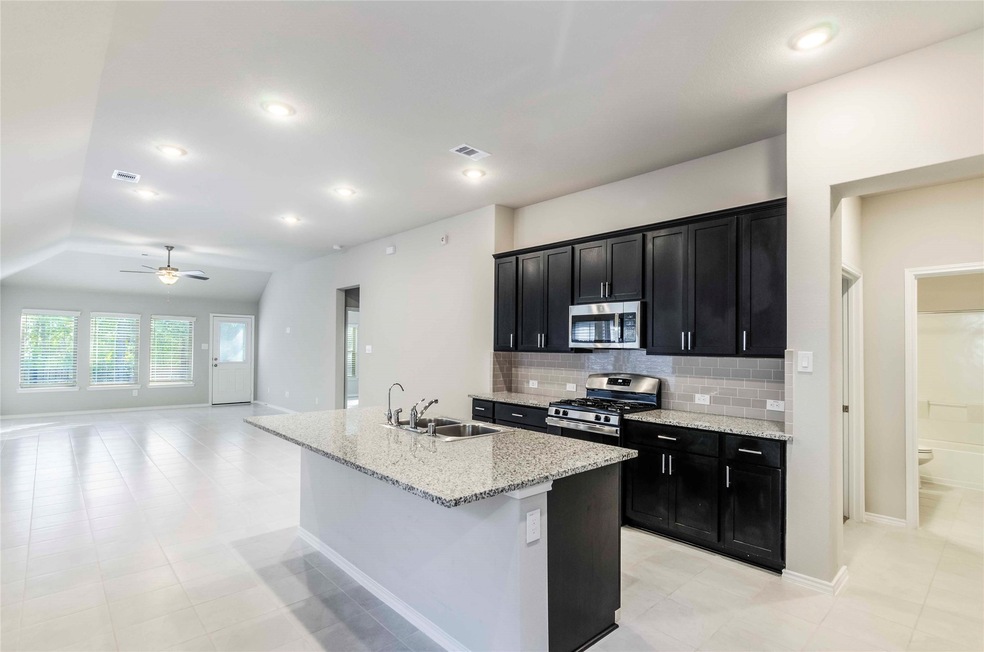 31018 Regal Elm Ln, Conroe, TX 77385 - photo 1