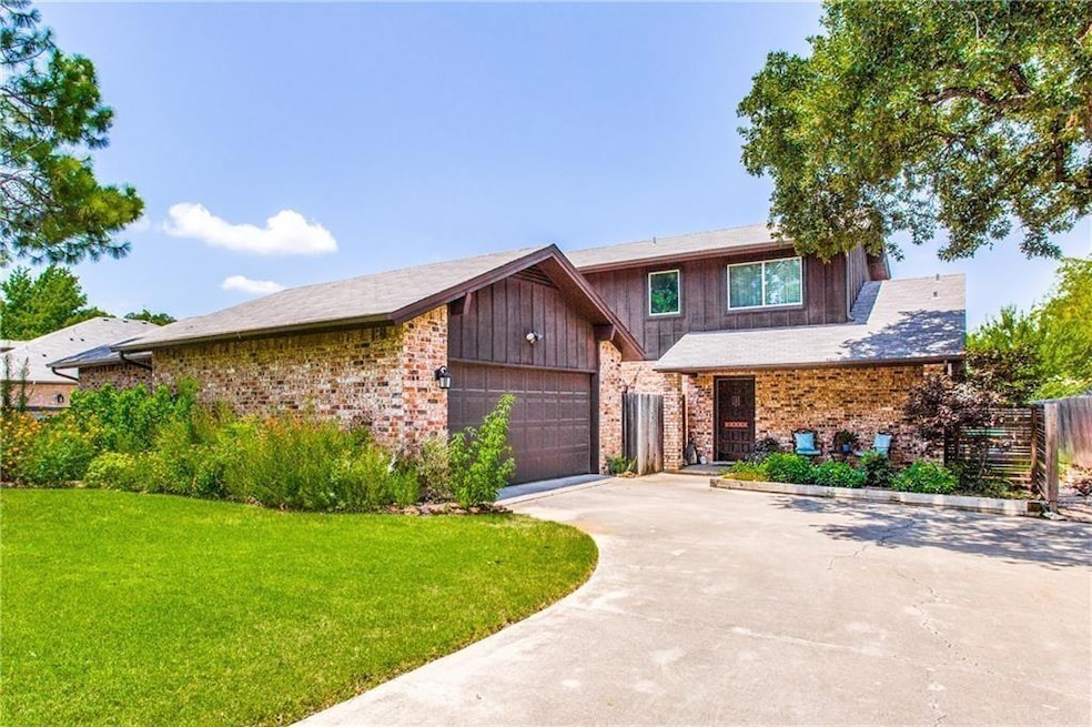 1726 Stonegate Dr unit 17, Denton, TX 76205 - photo 1