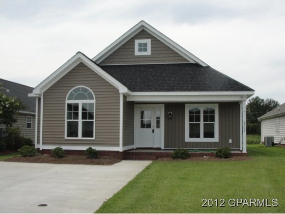 2304 Sawgrass Dr, Winterville, NC 28590 - photo 1