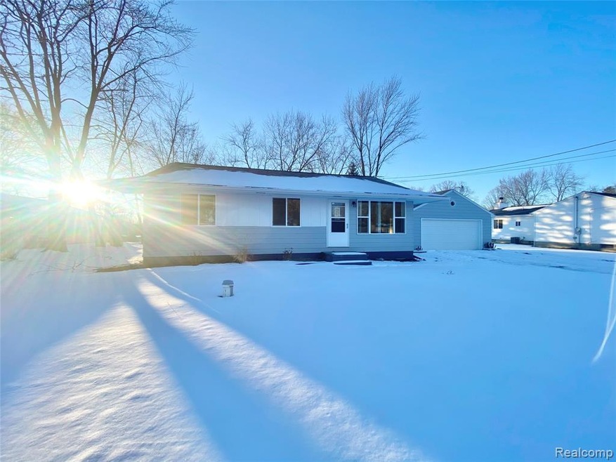 4449 Tillie Dr, Flint, MI 48504 - photo 1