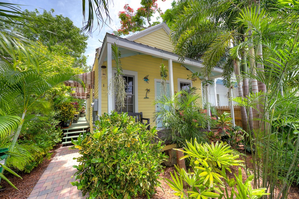 (1) 726 Olivia St-1