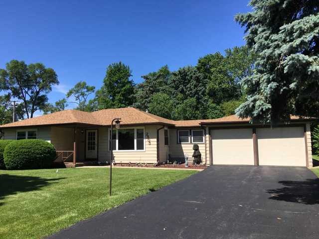 Beautiful front yard w/mature trees