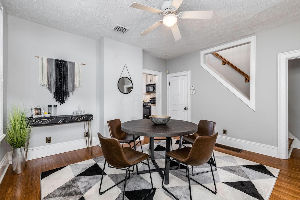2022-03-29 1097 Summit St 13