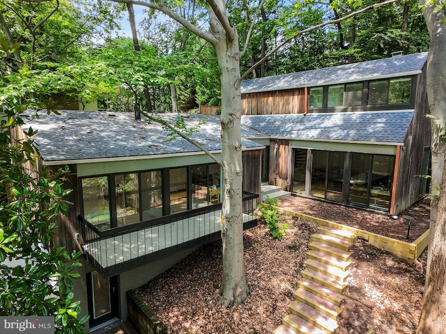 2855 Davenport St NW, Washington, DC 20008 - photo 1