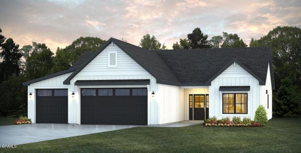 428 Dana Place, Bismarck, ND 58504 - photo 1