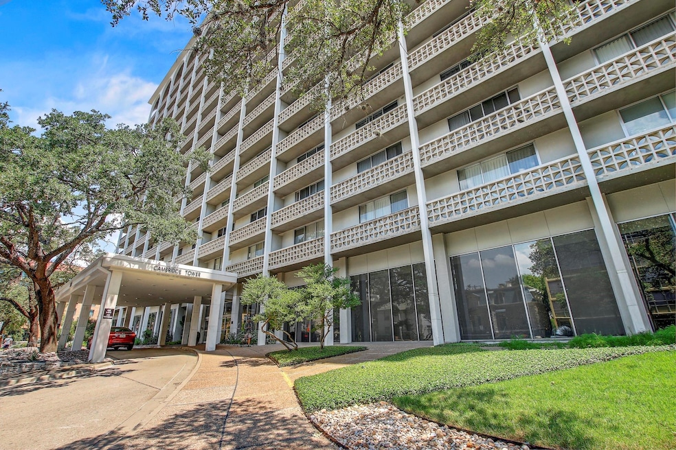 View of apartment building / complex