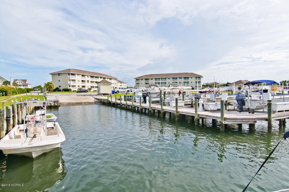 Cedar Point Villas - Waterfront!