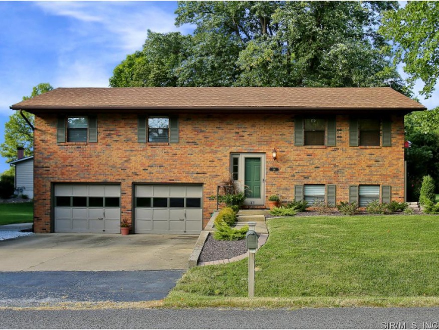 316 Bauer Ln, Maryville, IL 62062 - photo 1