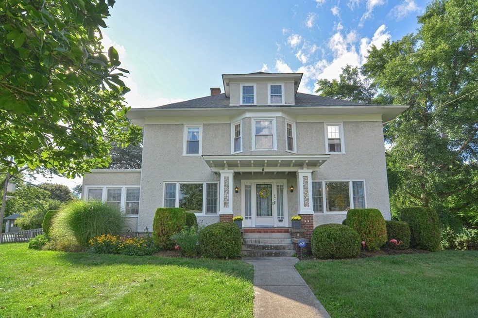 961 Mendon Rd, Woonsocket, RI 02895 - photo 1