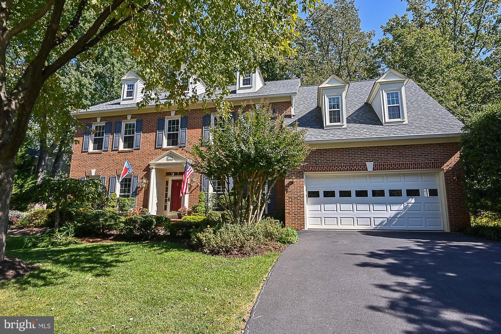 8519 Oak Pointe Way, Fairfax Station, VA 22039 - photo 1