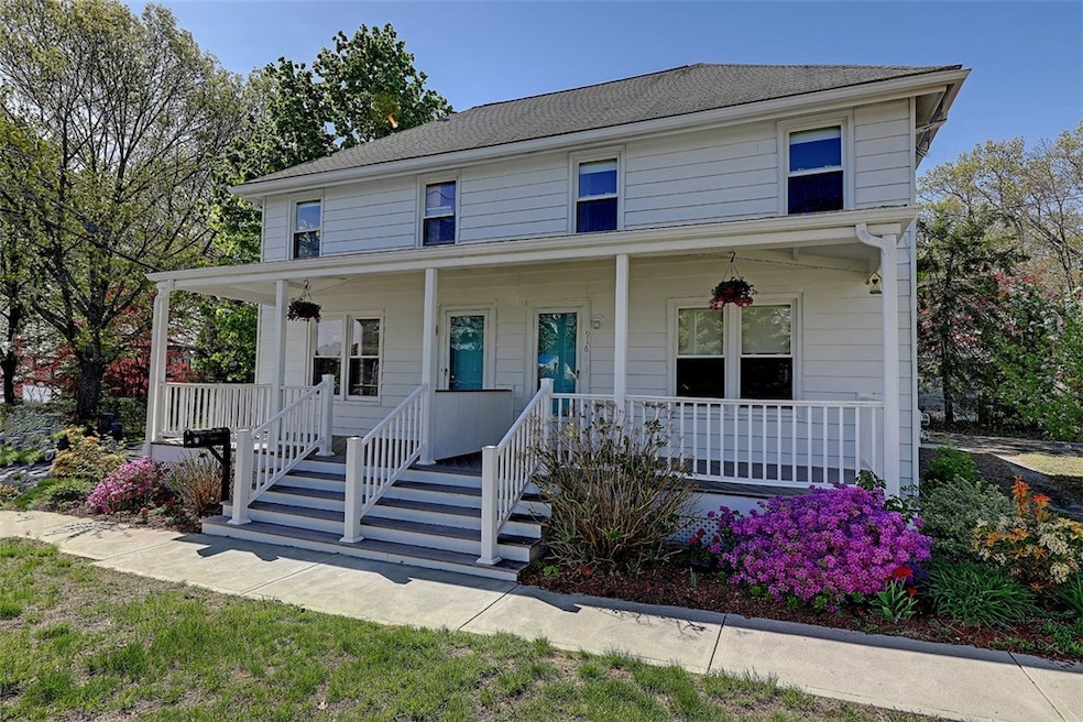 916 Bullocks Point Ave, Riverside, RI 02915 - photo 1