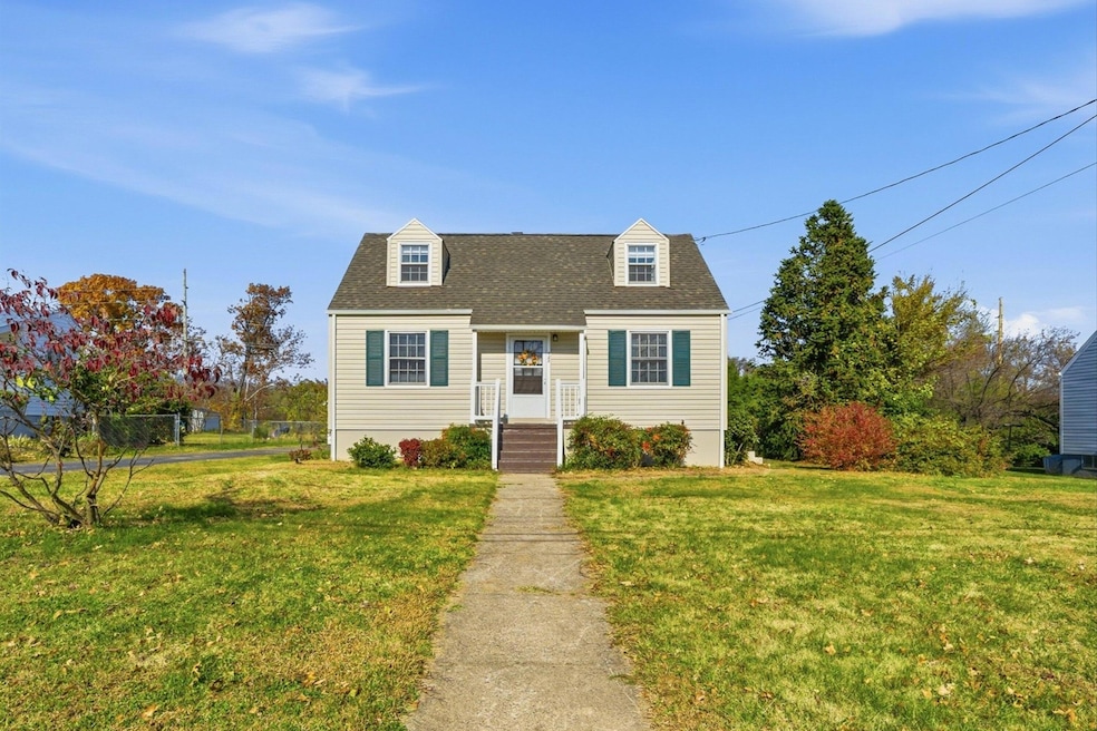 723 Yorkshire St, Salem, VA 24153 - photo 1