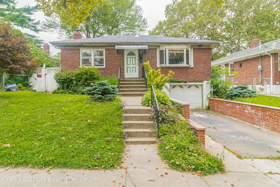 110 Ravenhurst Ave, Staten Island, NY 10310 - photo 1