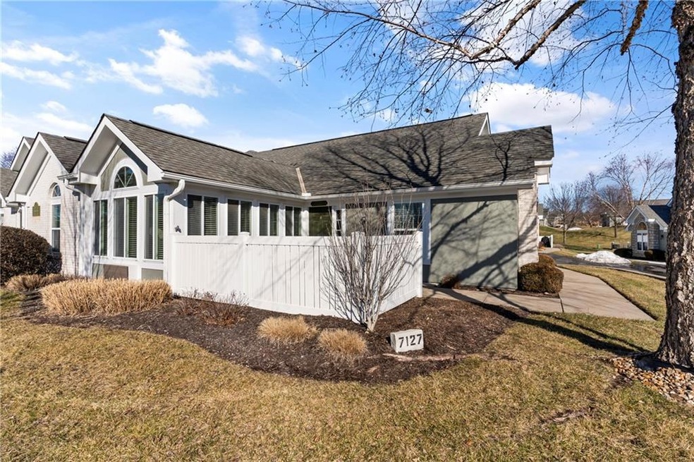 7127 Meadowsweet Ln, Shawnee, KS 66227 - photo 1