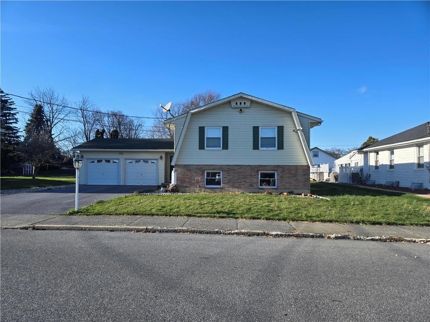 647 W Union St, Whitehall, PA 18052 - photo 1