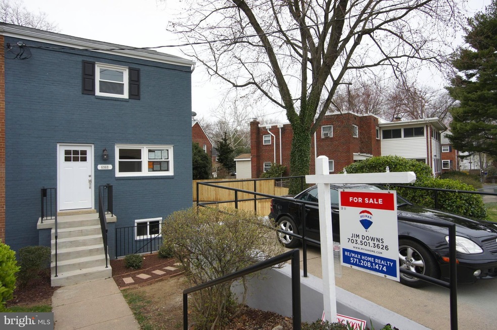 6968 Fairfax Dr, Arlington, VA 22213 - photo 1
