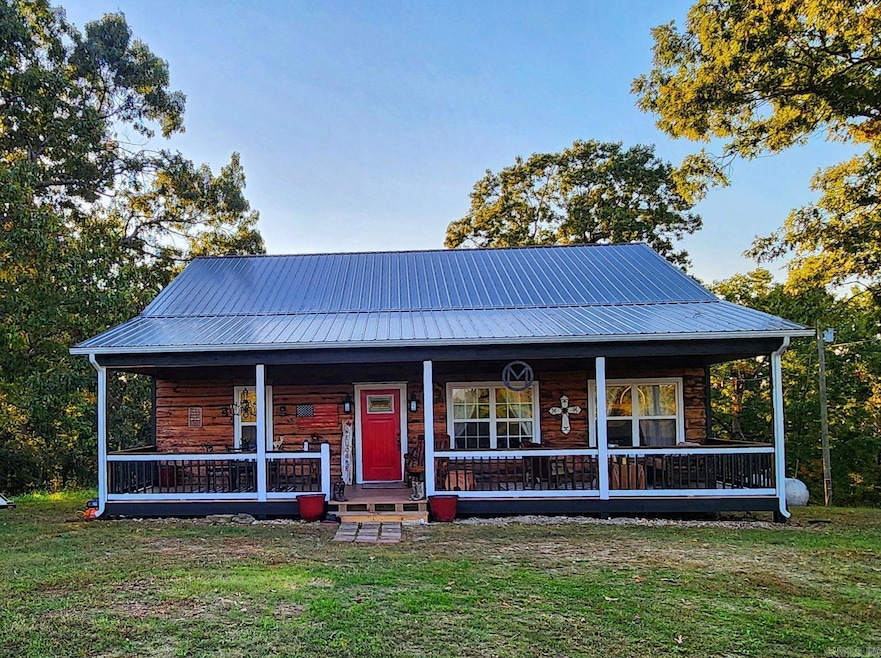 Beautifull burned wood exterior w/metal roof
