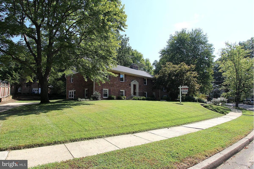 1014 Dalebrook Dr, Alexandria, VA 22308 - photo 1