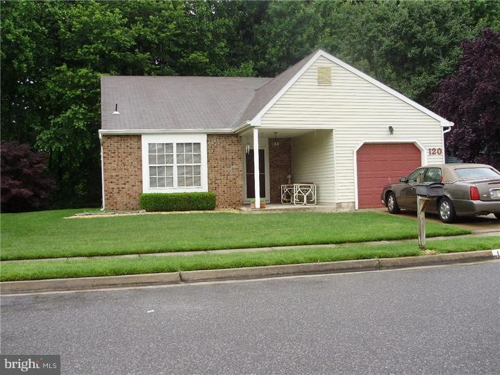 120 Lakebridge Dr, Woodbury, NJ 08096 - photo 1