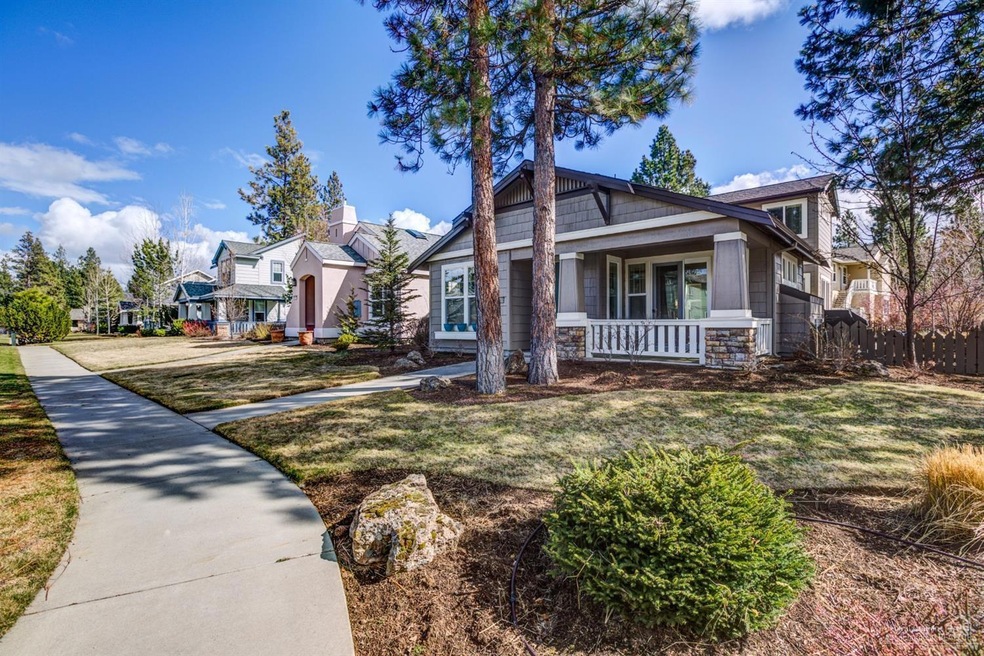 19569 Lost Lake Dr, Bend, OR 97702 - photo 1