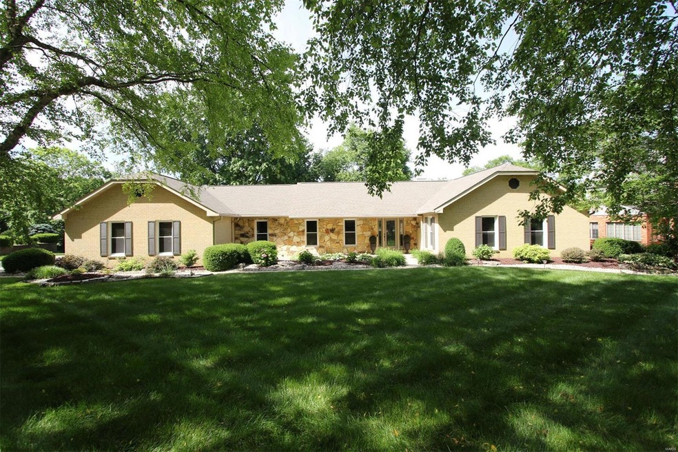 35 Cheshire Dr, Maryville, IL 62062 - photo 1