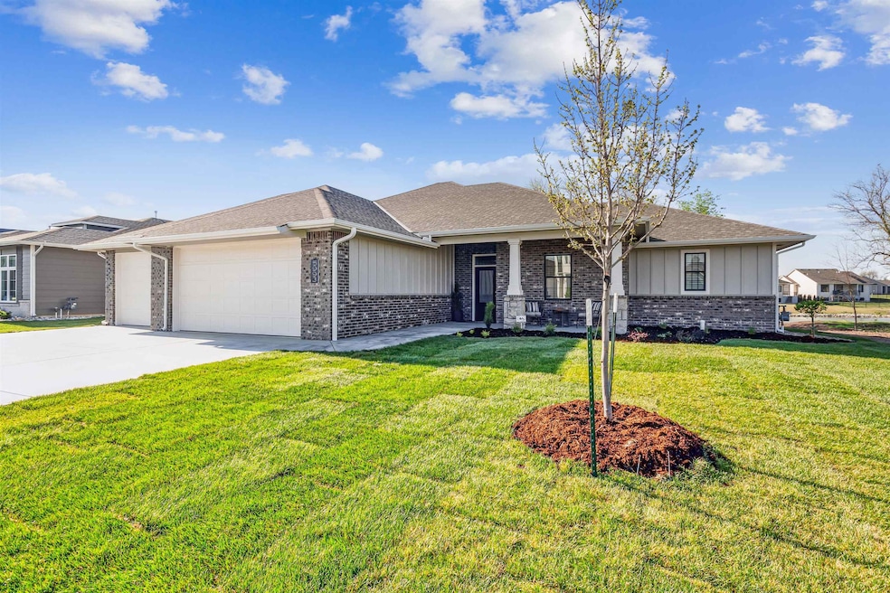 5993 Forbes Ct, Bel Aire, KS 67220 - photo 1