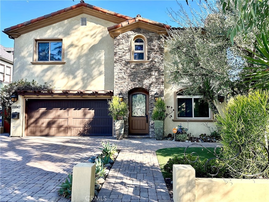 22047 Martinez St, Woodland Hills, CA 91364 - photo 1