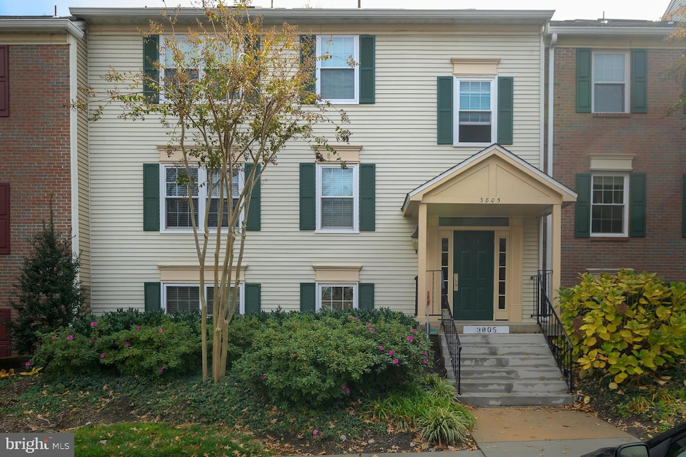 3805 Green Ridge Ct unit 101, Fairfax, VA 22033 - photo 1