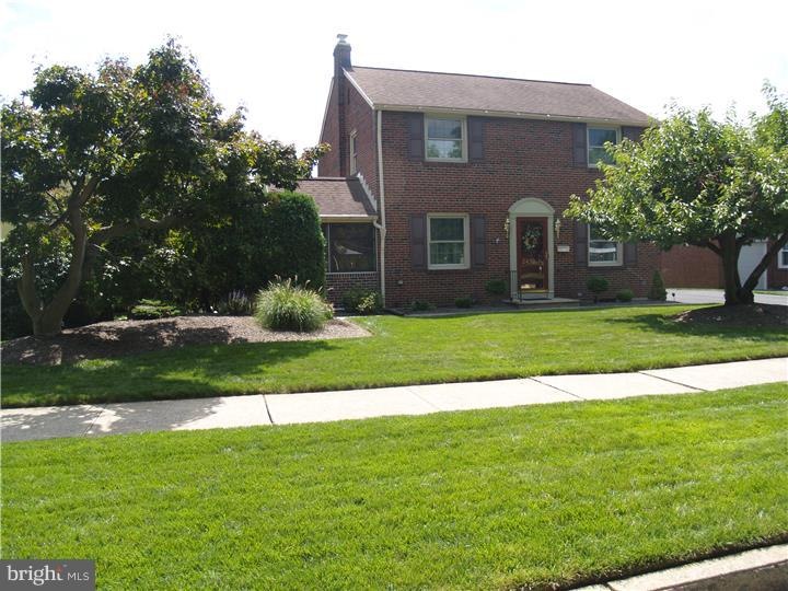 2410 W Highland St, Allentown, PA 18104 - photo 1