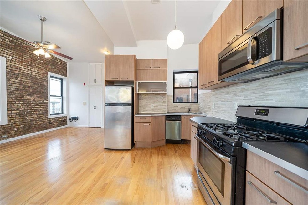 39 Newkirk St unit 3A, Jersey City, NJ 07306 - photo 1
