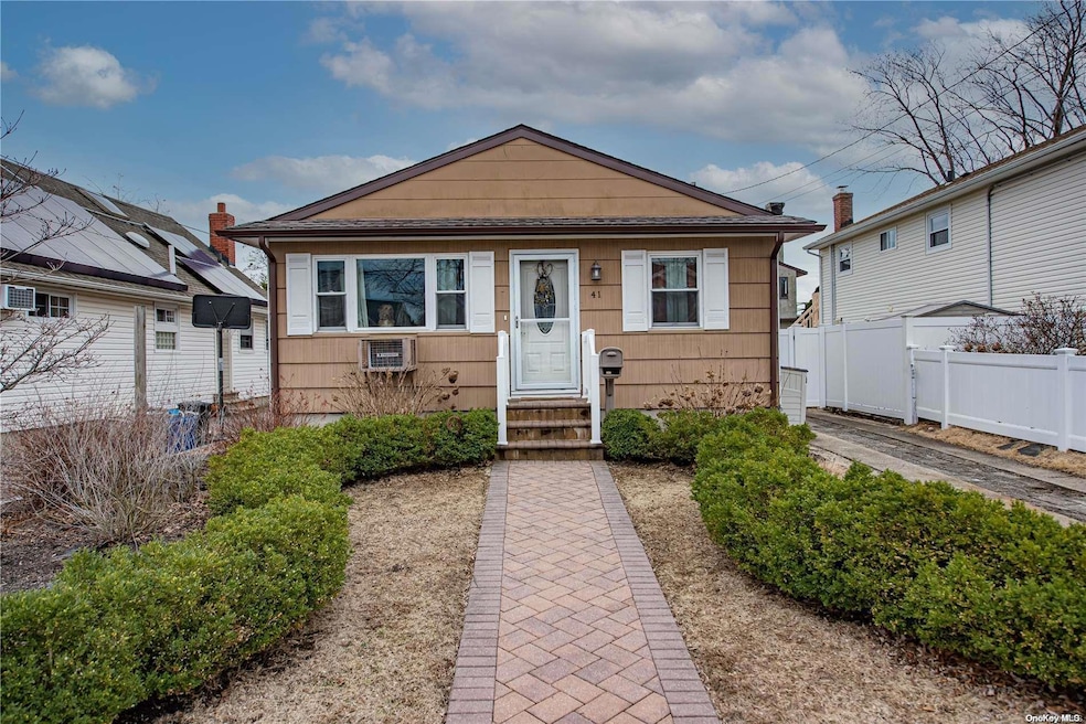 41 E Neptune Ave, Lindenhurst, NY 11757 - photo 1