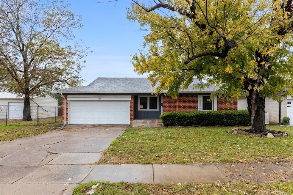 1319 Buena Vista St, Mesquite, TX 75149 - photo 1