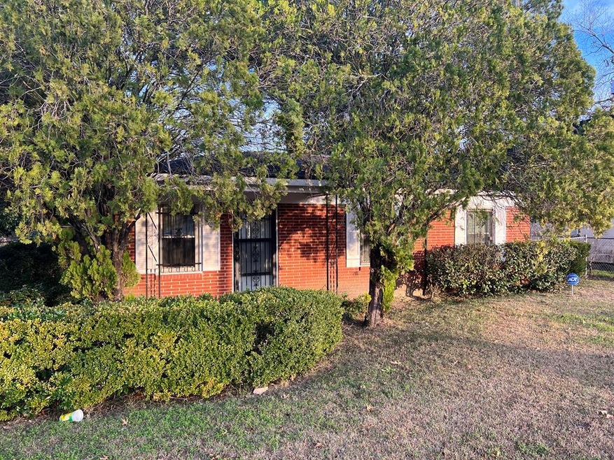 2022 Martin Luther King jr Dr, Albany, GA 31701 - photo 1