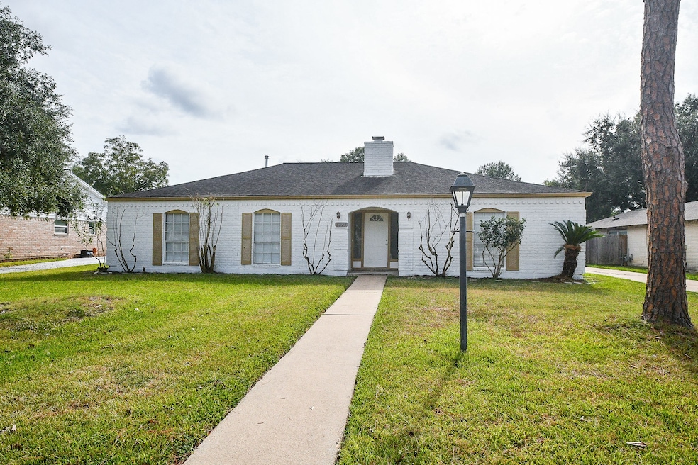 3327 Springhill Dr, Missouri City, TX 77459 - photo 1