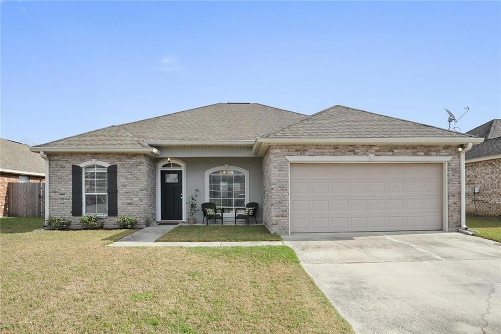 3853 Alexander Ln, Marrero, LA 70072 - photo 1