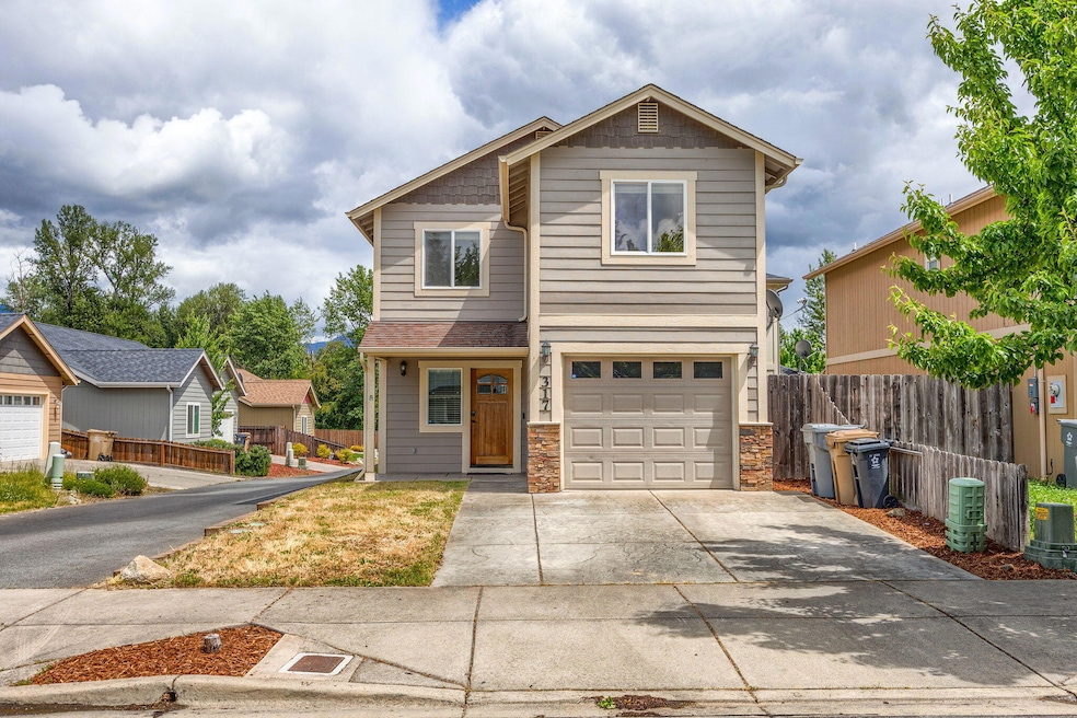317 SW Bayou Place, Grants Pass, OR 97526 - photo 1