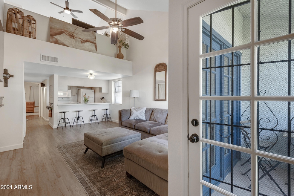 Entry/Living Room