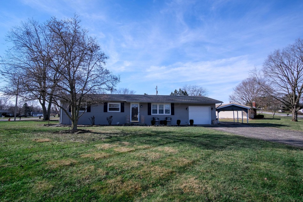 185 Hillcrest Dr, Circleville, OH 43113 - photo 1