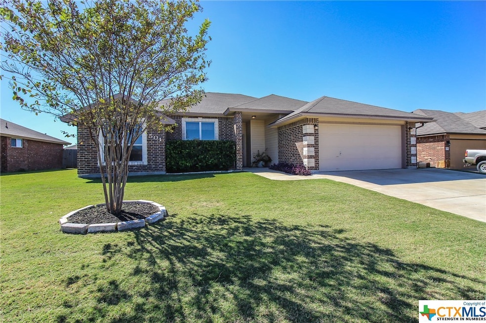 501 Kayla St, Troy, TX 76579 - photo 1