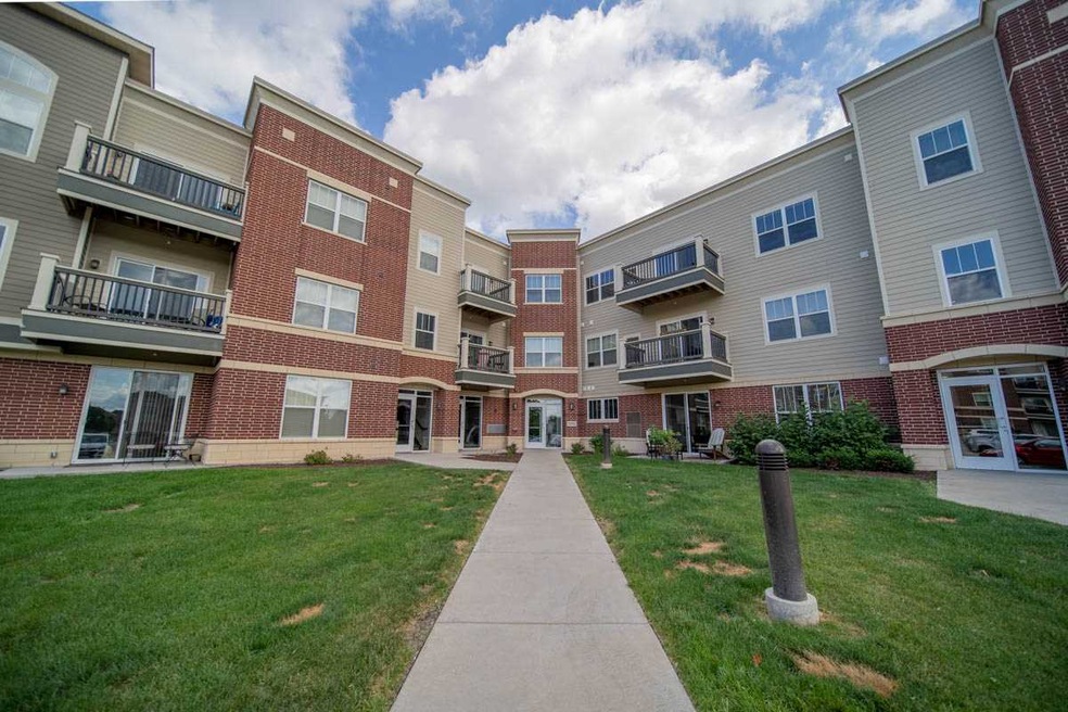 5194 Sassafras Dr unit 310, Fitchburg, WI 53711 - photo 1