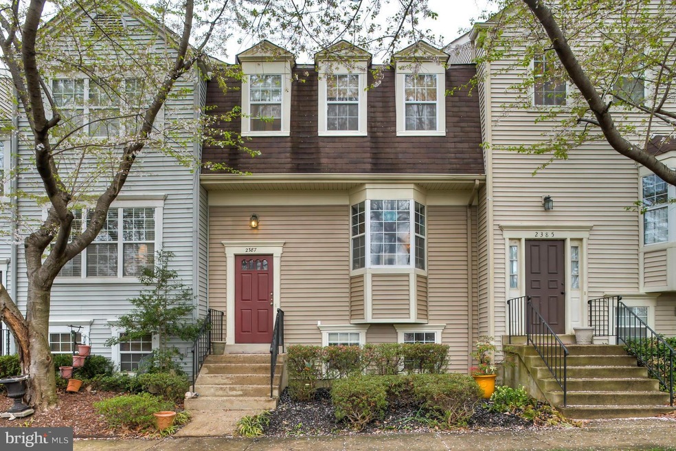 2387 Hunters Square Ct, Reston, VA 20191 - photo 1