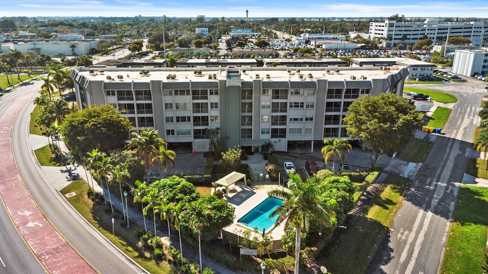 Spencer Place Condominium unit 2080, West Palm Beach, FL 33409 - photo 1