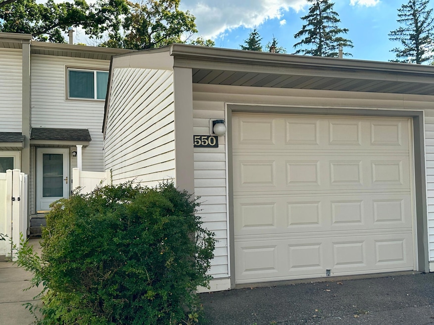 1550 N Oberlin Circle, Fridley