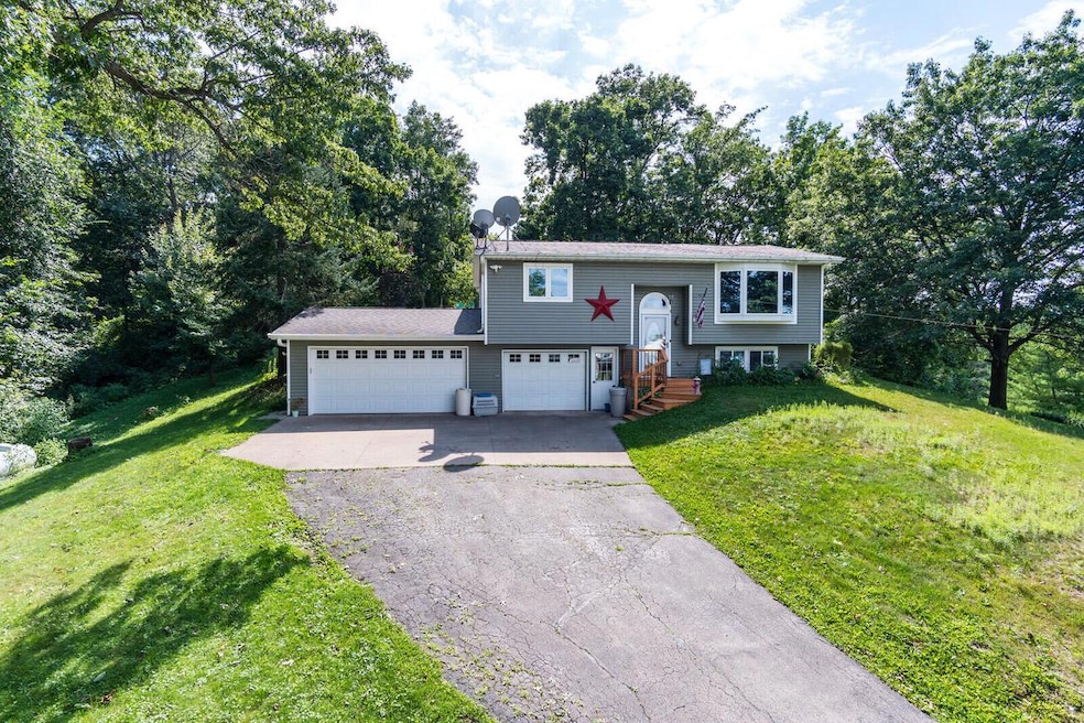 02_W5861MahlumRd_Exterior2_mls