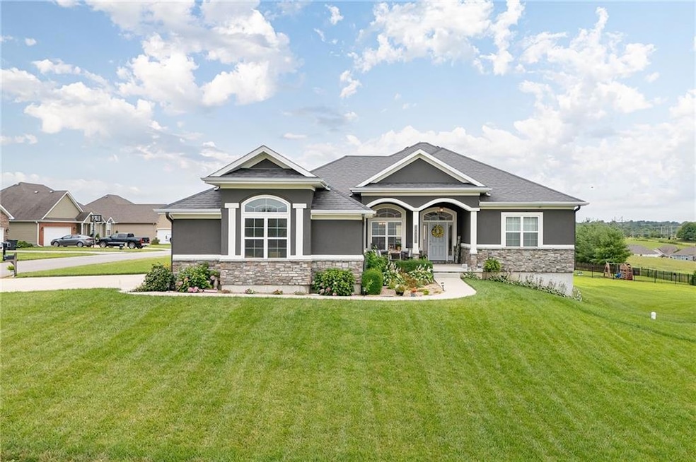 Under Contract $475,900