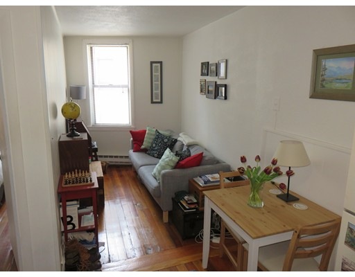 25 Charter St unit 3, Boston, MA 02113 - photo 1